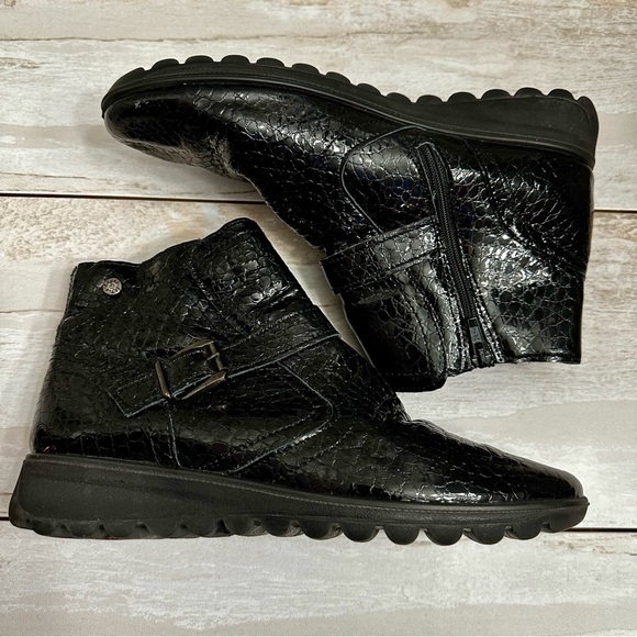 IMAC Croc Embossed Patent Leather Side Zip Booties Sz 39 US 9 Made In Italy - Picture 5 of 13